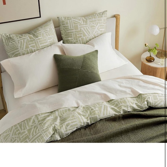 Green Decorative Throw Pillow Covers Set of 2 18x18 Inches for Couch Bed Sofa - Picture 3 of 8